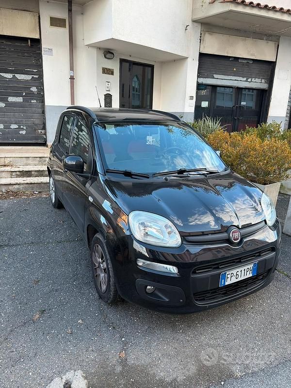 Nero Usata 2018 Fiat Panda Lounge Tre volumi | 8000 € (Buon prezzo) - Immagine 1/4