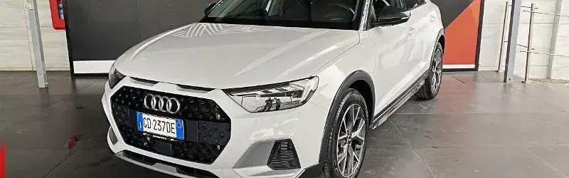Usata Audi A3 Sportback Business 150 CV (110 kW) 2022 Blu Utilitaria