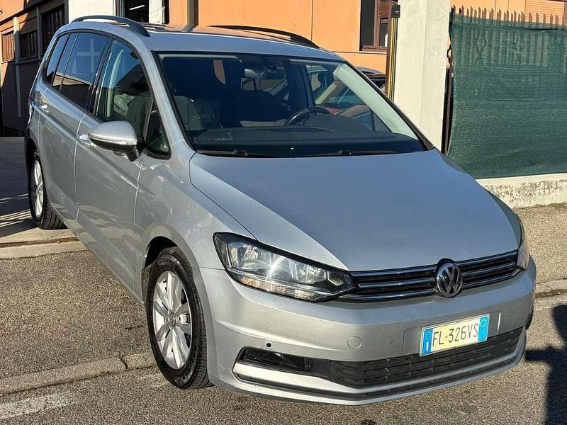 Grigio Usata 2017 VW Touran Highline Monovolume | 10.500 € (Ottimo prezzo) - Immagine 1/4