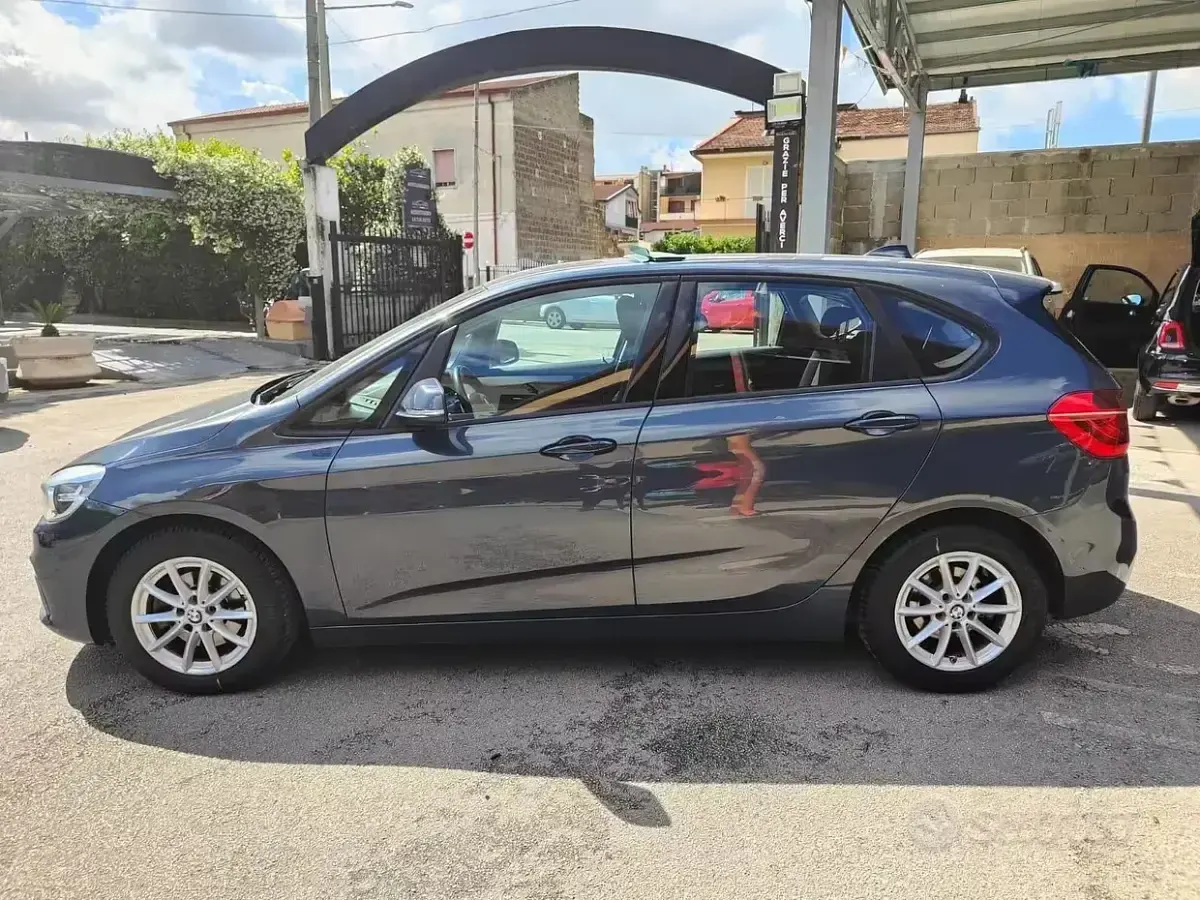Usata BMW 216 Active Tourer Sport Line 116 CV (85 kW) 2017 Blu Monovolume