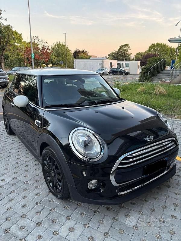 Nero Usata 2016 Mini Cooper D Due volumi | 8900 € (Buon prezzo) - Immagine 1/4