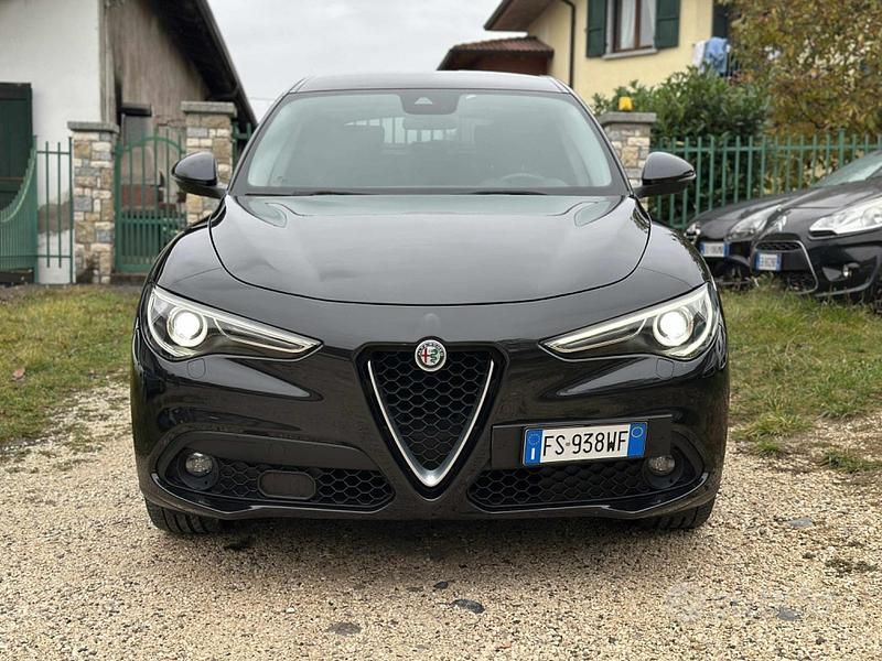 Usata Alfa Romeo Stelvio Super 179 CV (131 kW) 2018 Nero SUV