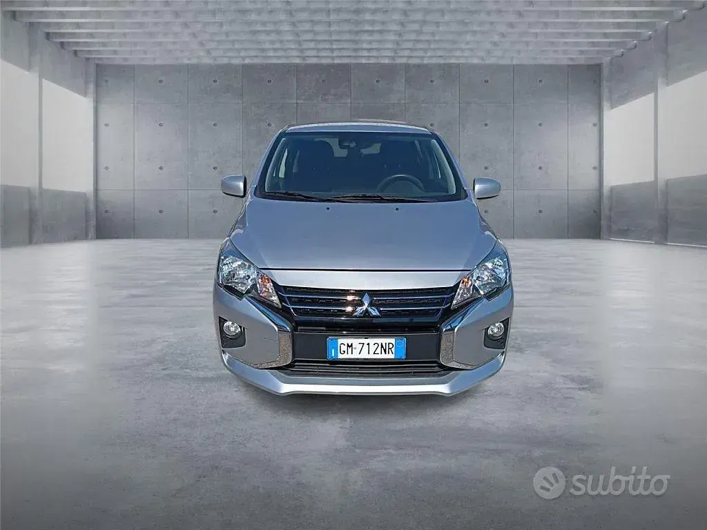 Usata Mitsubishi Space Star Intense 71 CV (52 kW) 2022 Grigio Utilitaria