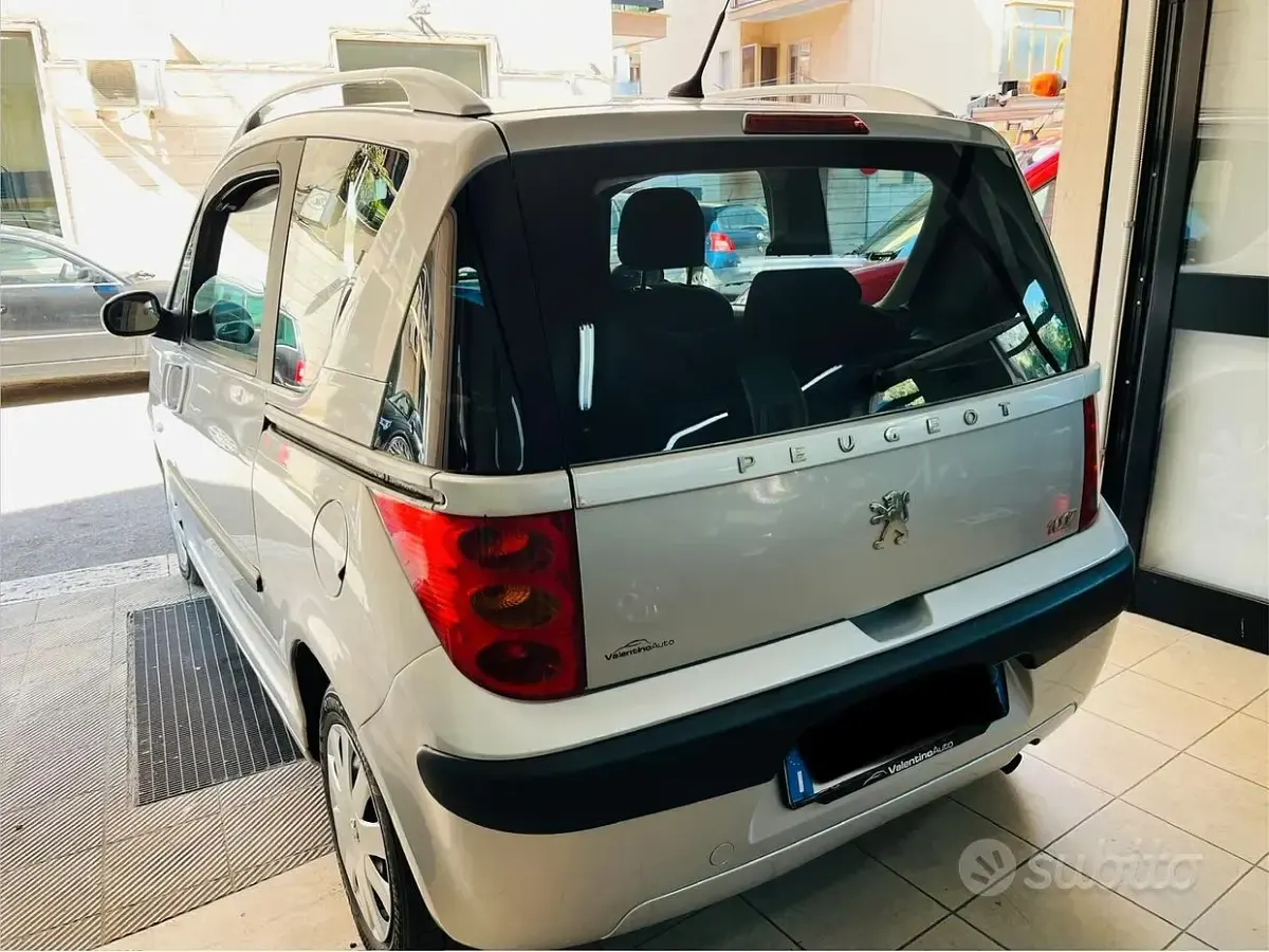Usata Peugeot 1007 68 CV (50 kW) 2005 Grigio Monovolume