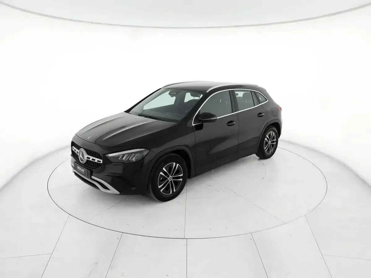 Usata Mercedes GLA180 Executive 116 CV (85 kW) 2024 Nero notte SUV