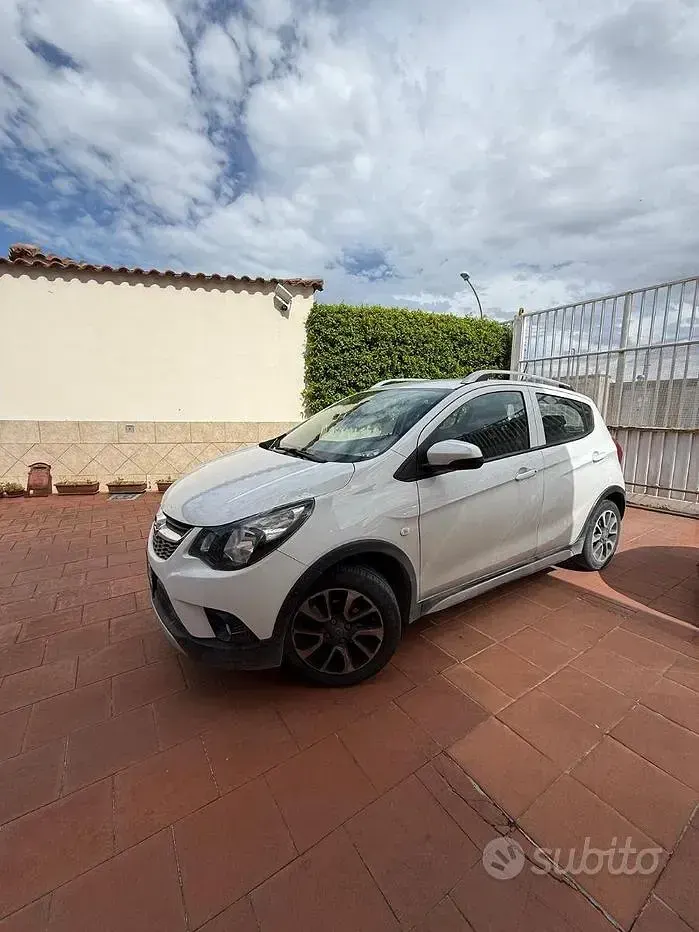 Usata Opel Karl Rocks 73 CV (53 kW) 2018 Bianco Utilitaria