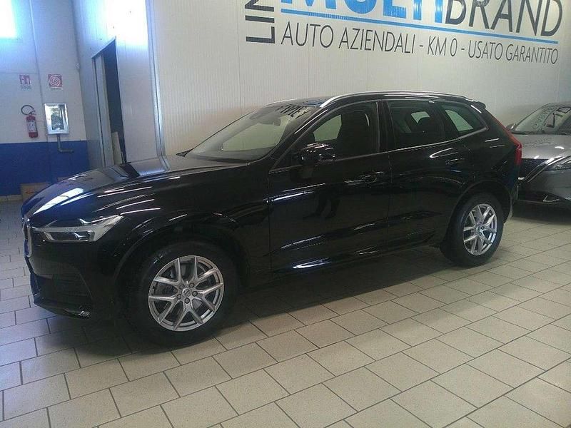 Usata Volvo XC60 Momentum 197 CV (144 kW) 2020 Nero metallizzato SUV