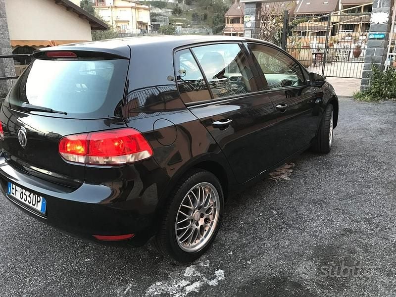 Usata VW Golf VI 110 CV (80 kW) 2010 Nero Utilitaria