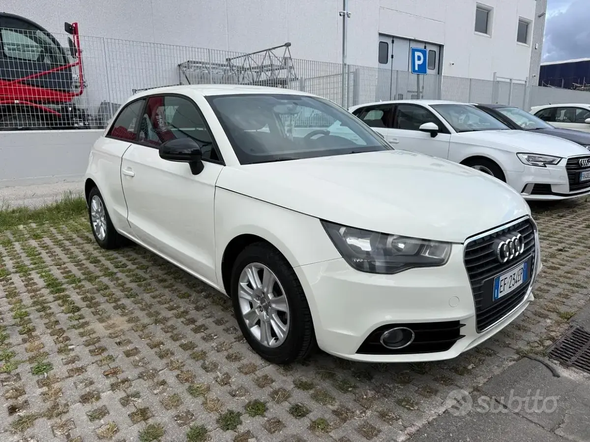 Usado Audi A1 Ambition 86 CV (63 kW) 2010 Blanco Utilitario