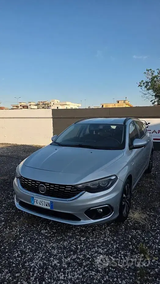 Usata Fiat Tipo Lounge 120 CV (88 kW) 2017 Grigio Station wagon