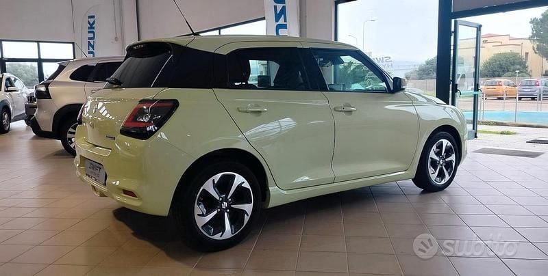 Nuova Suzuki Swift 83 CV (61 kW) 2025 Verde Berlina