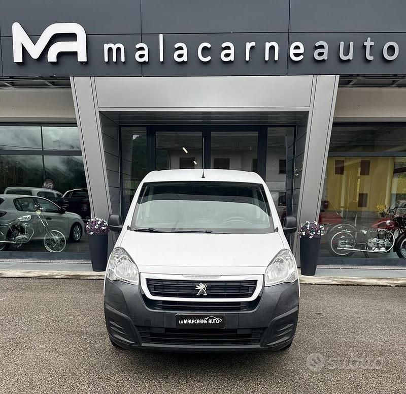 Usata Peugeot Partner Premium 99 CV (72 kW) 2017 Bianco Monovolume