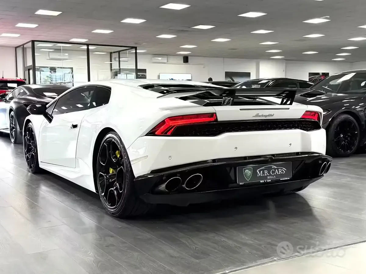 Usata Lamborghini Huracán 610 CV (448 kW) 2015 Bianco Coupé
