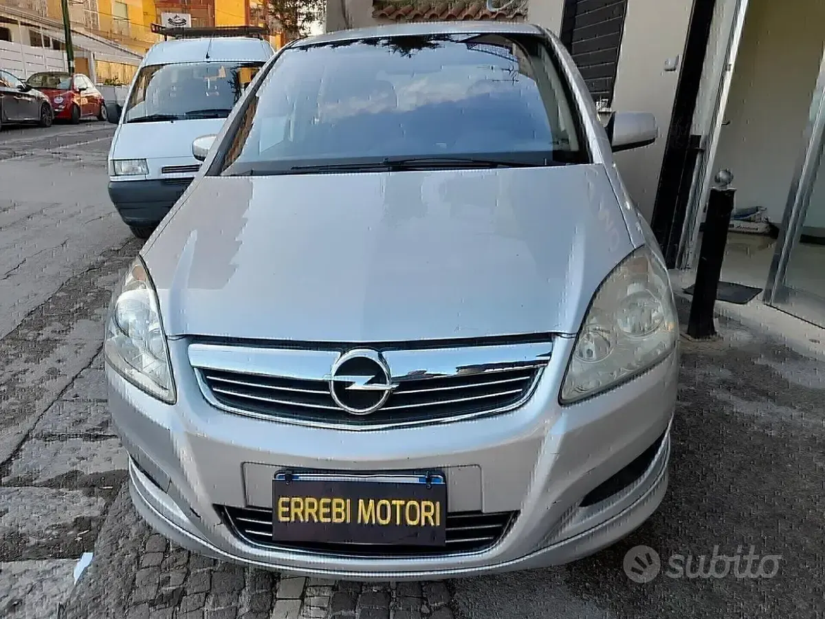 Usata Opel Zafira Cosmo 94 CV (69 kW) 2009 Monovolume