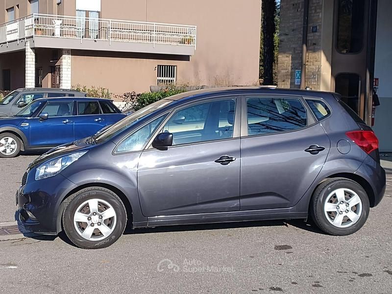Usata Kia Venga Active 90 CV (66 kW) 2018 Gray Utilitaria