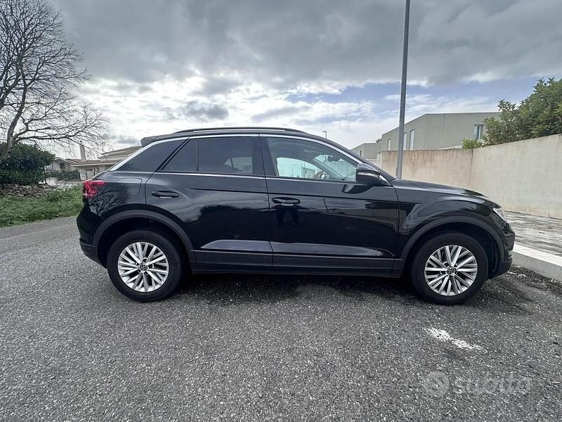 Usata VW T-Roc Life 150 CV (110 kW) 2023 Nero SUV