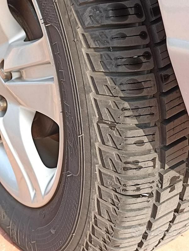 Usata Daihatsu Terios 105 CV (77 kW) 2011 Grigio SUV