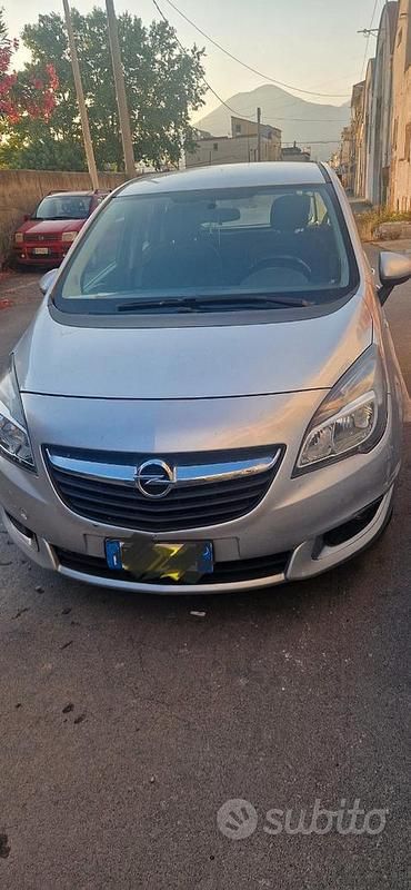 Grigio Usata 2016 Opel Meriva Cosmo Monovolume | 5800 € (Ottimo prezzo) - Immagine 1/4