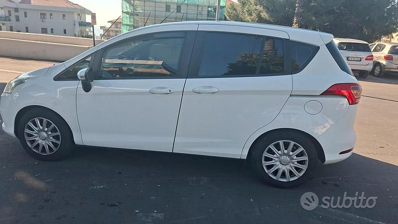 Usata Ford B-MAX 95 CV (69 kW) 2018 Bianco Monovolume
