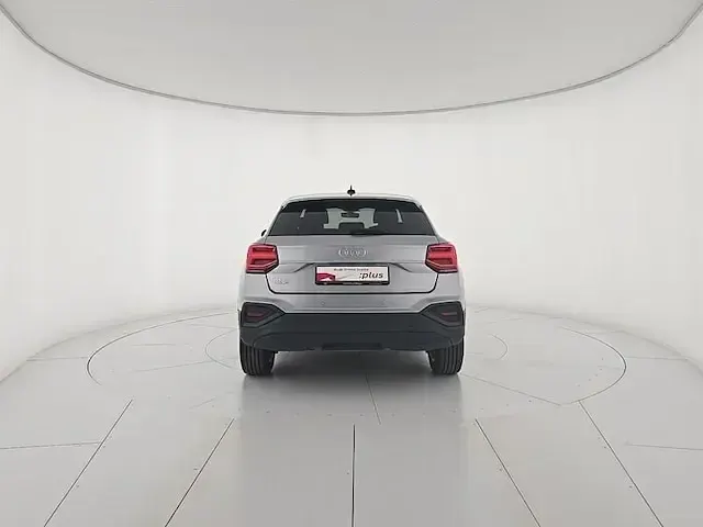 Usata Audi Q2 Business 116 CV (85 kW) 2024 Argento floret metallizzato SUV