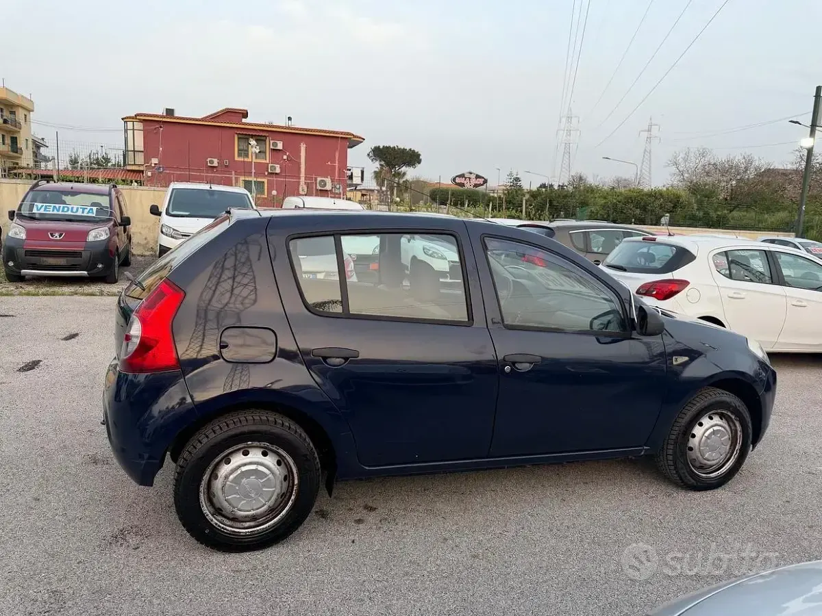Usata Dacia Sandero 72 CV (52 kW) 2010 Blu Berlina