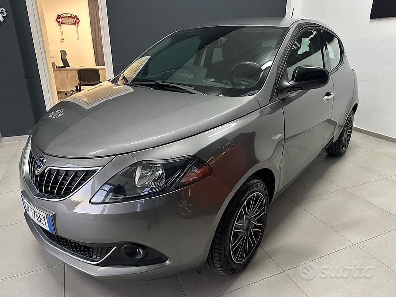 Usata Lancia Ypsilon S 69 CV (50 kW) 2023 Grigio Utilitaria