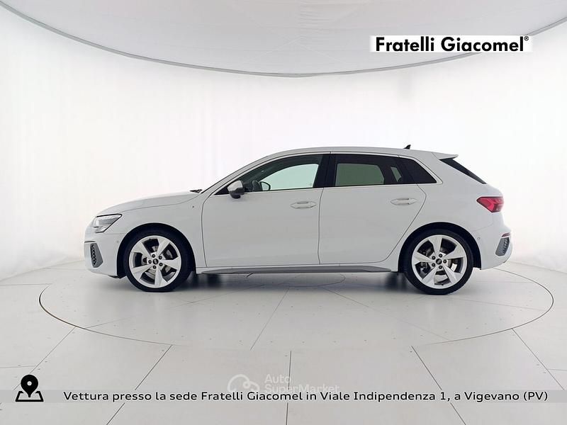 Usata Audi A3 S-Line 150 CV (110 kW) 2024 Bianco ghiaccio metallizzato Berlina