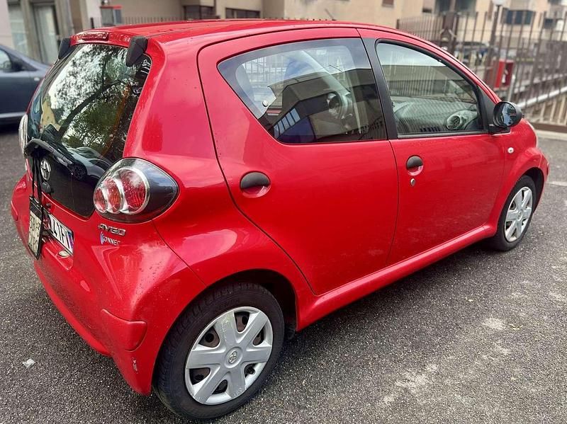 Begagnad Toyota Aygo Connect Style 68 HK (50 kW) 2011 Other Halvkombi