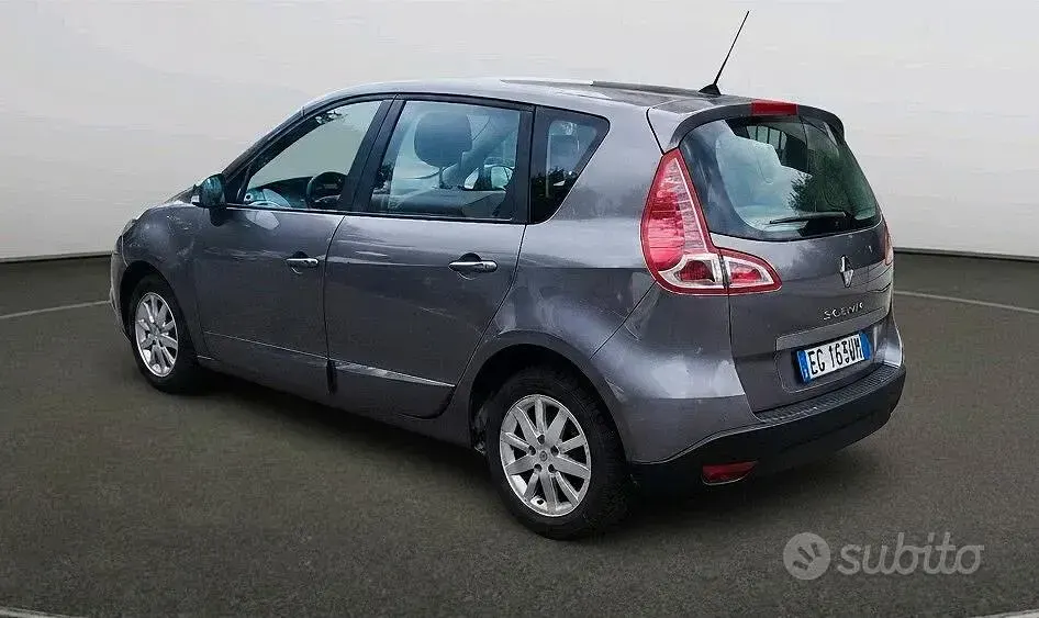 Usata Renault Scenic E-Tech 110 CV (80 kW) 2011 Grigio Monovolume