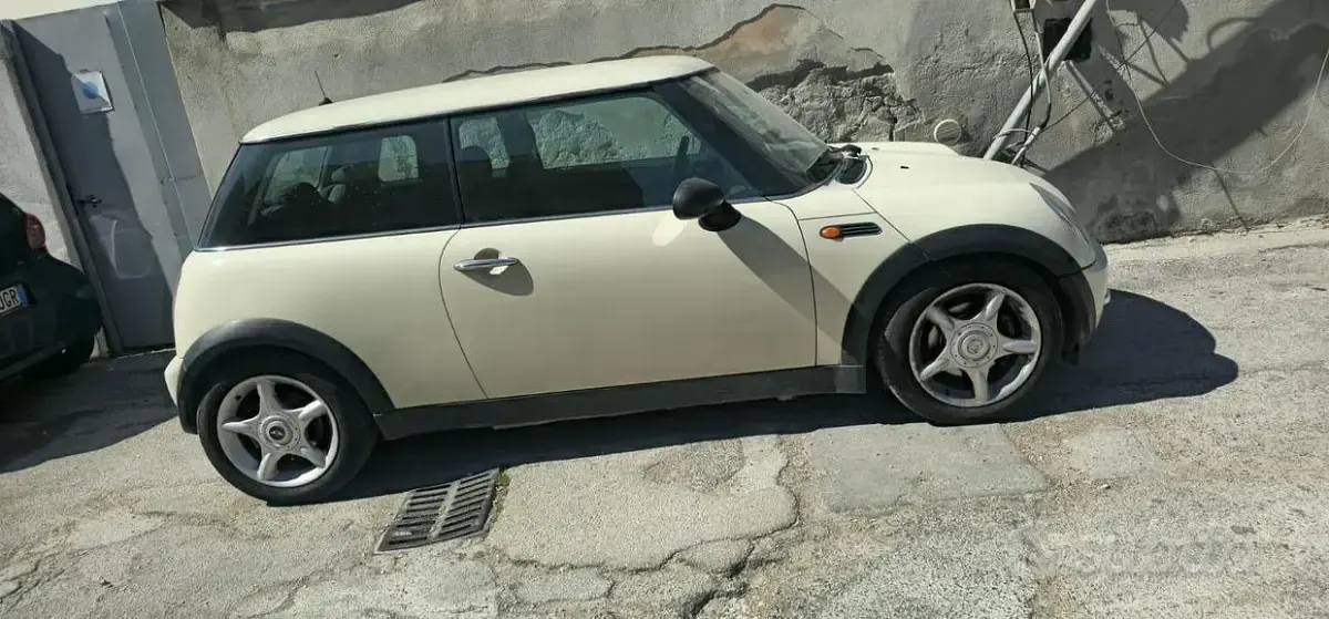 Usata Mini ONE 90 CV (66 kW) 2003 Giallo Utilitaria
