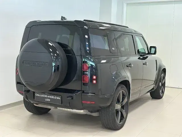 Usata Land Rover Defender SE Dynamic 200 CV (147 kW) 2023 Nero SUV
