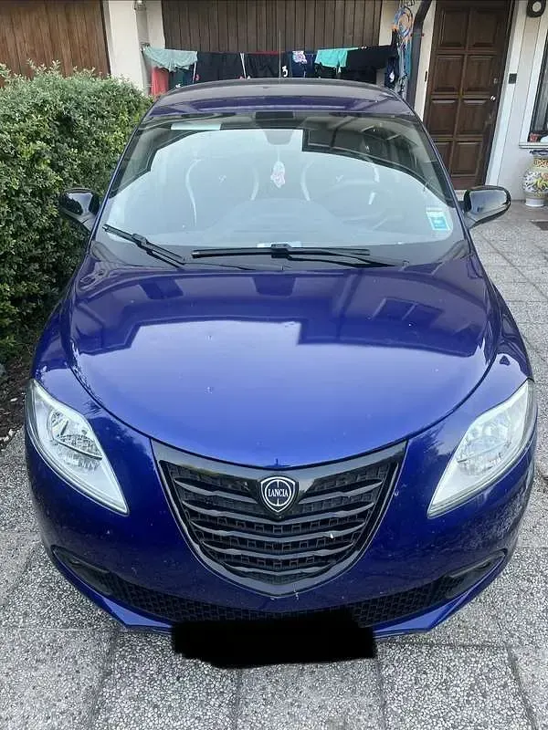 Usata Lancia Ypsilon Silver 69 CV (50 kW) 2015 Utilitaria