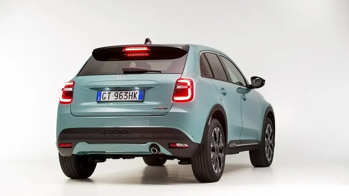 Nuova Fiat 600 Icon 136 CV (100 kW) 2026 Rosso SUV