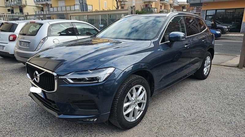 Usata Volvo XC60 Momentum 197 CV (144 kW) 2020 Blu SUV