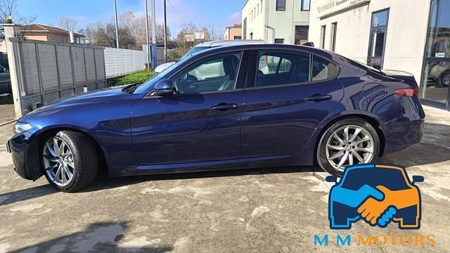 Usata Alfa Romeo Giulia Super 180 CV (132 kW) 2018 Blu Berlina