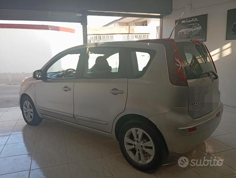 Usata Nissan Note 86 CV (63 kW) 2010 Grigio Utilitaria