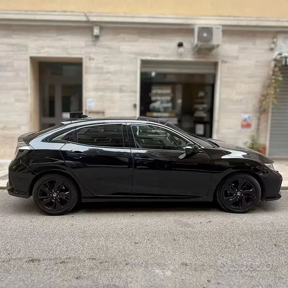 Usata Honda Civic Executive 129 CV (94 kW) 2017 Nero Berlina