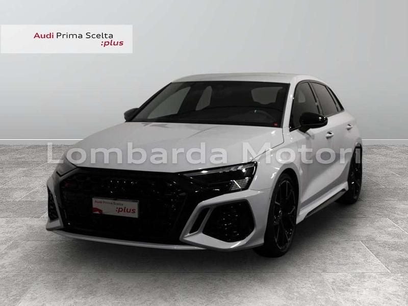 2y bianco ghiacciaio metallizz Usata 2022 Audi RS3 Tre volumi | 48.500 € (Buon prezzo) - Immagine 1/4