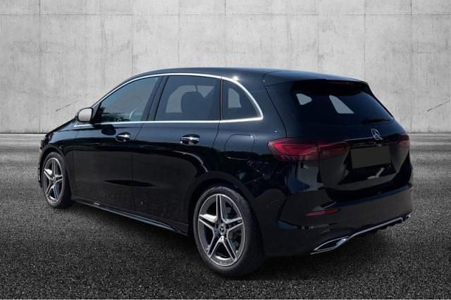 Usata Mercedes B220 AMG Line Premium 190 CV (139 kW) 2024 Nero Monovolume