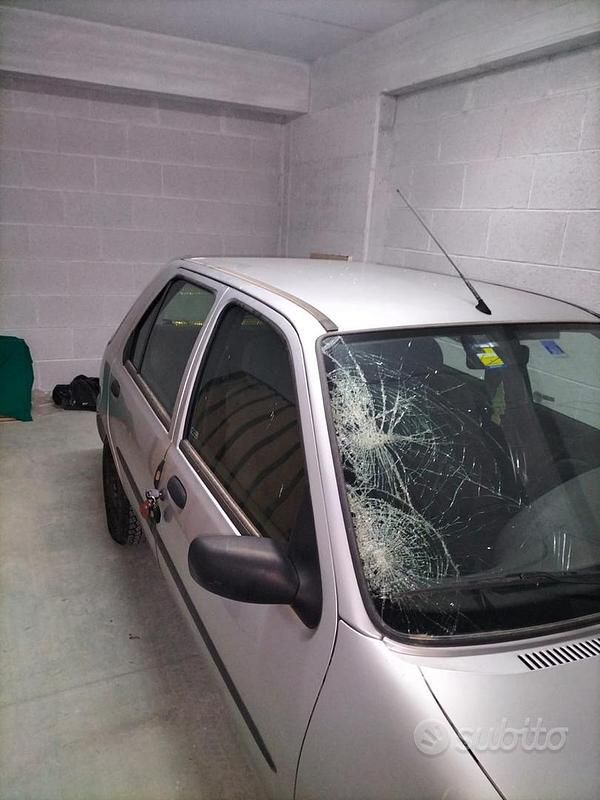 Usata Ford Fiesta 60 CV (44 kW) 1998 Utilitaria