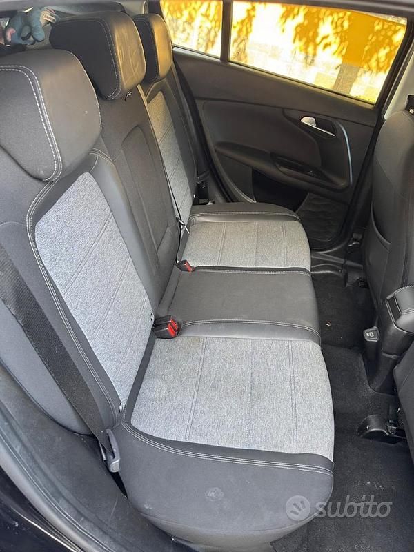 Usata Fiat Tipo Cross 130 CV (95 kW) 2022 Nero SUV