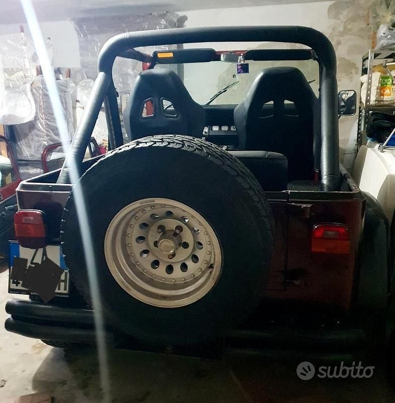 Usata Jeep Wrangler 1987 Rosso SUV