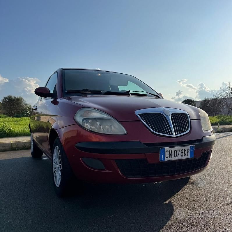 Usata Lancia Ypsilon 59 CV (43 kW) 2005 Rosso Utilitaria