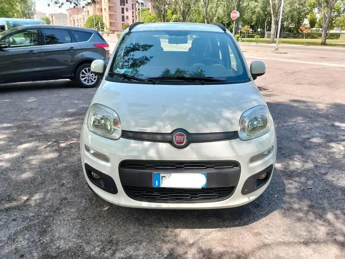 Usata Fiat Panda Lounge 85 CV (62 kW) 2015 Bianco Utilitaria
