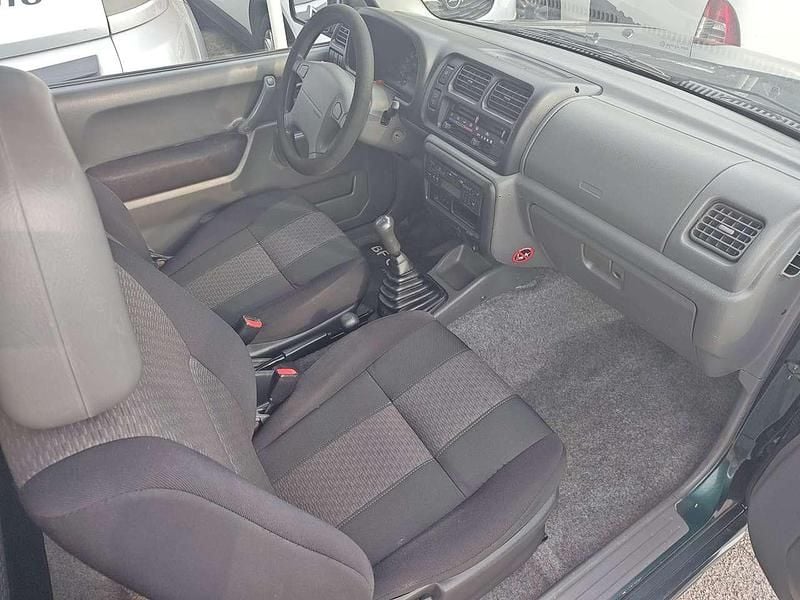 Second-hand Suzuki Jimny 80 CP (58 kW) 1999 Verde SUV