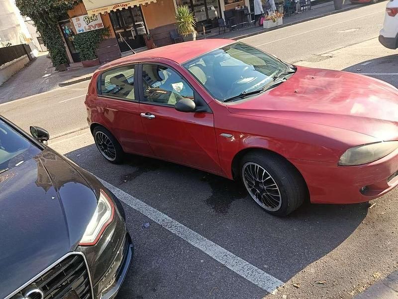 Usata Alfa Romeo 147 Exclusive 120 CV (88 kW) 2008 Rosso Utilitaria