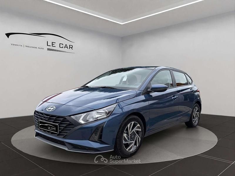Blu Nuova 2025 Hyundai i20 Due volumi | 17.900 € (Buon prezzo) - Immagine 1/4