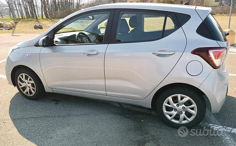 Usata Hyundai i10 83 CV (61 kW) 2017 Grigio Utilitaria