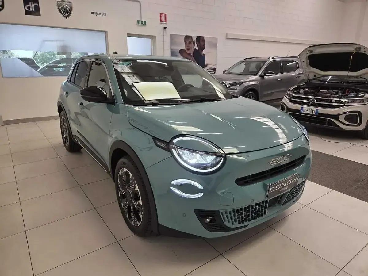 Usata Fiat 600 La Prima 101 CV (74 kW) 2025 Blu SUV