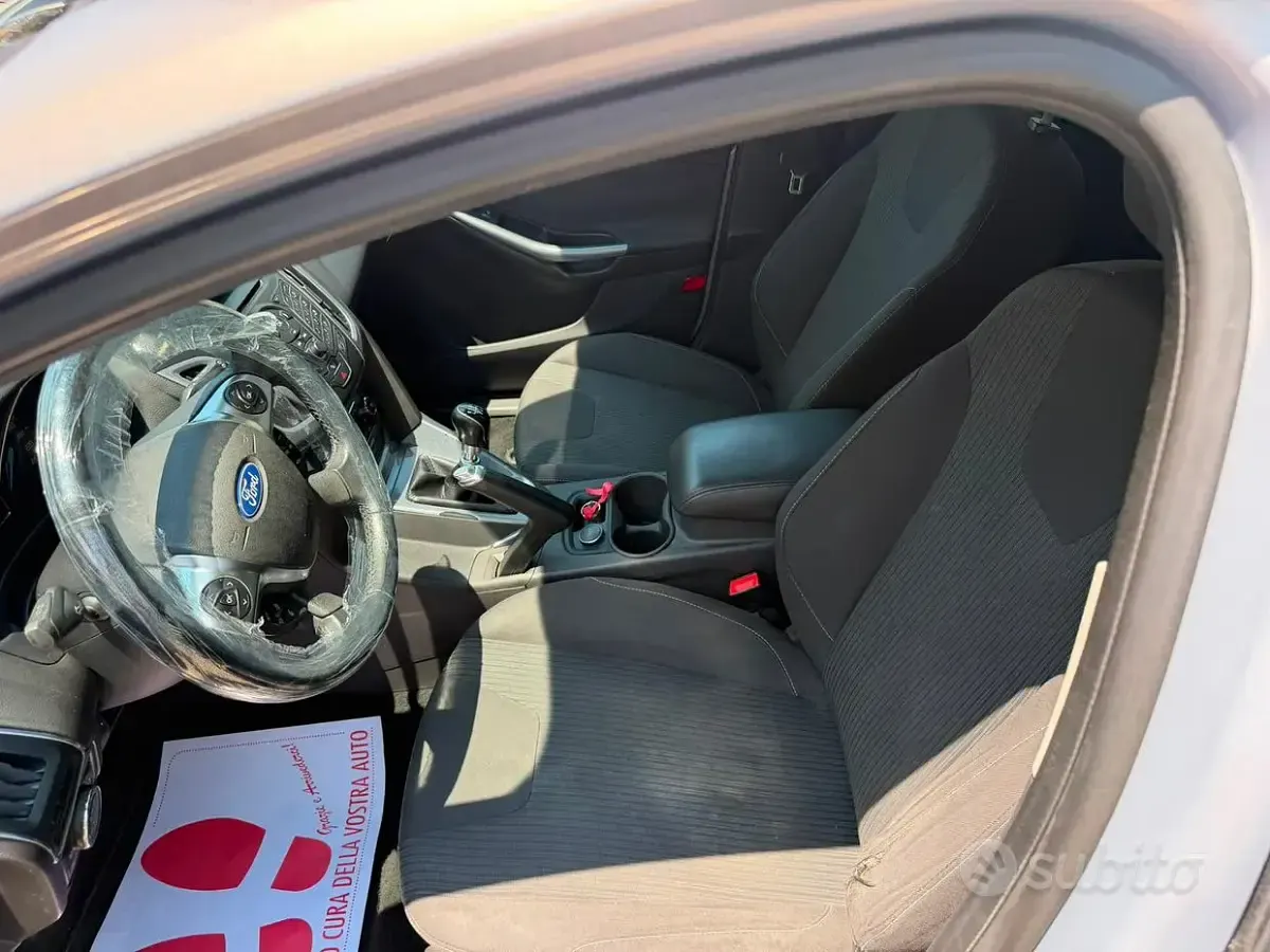 Usata Ford Focus Titanium 115 CV (84 kW) 2012 Grigio Station wagon
